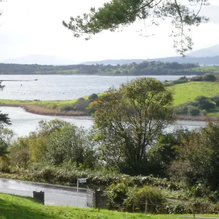 Dom wakacyjny Lakeside By Trident Homes Bantry